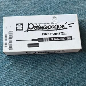 New 48 Sakura Permapaque Black Fine Point Markers